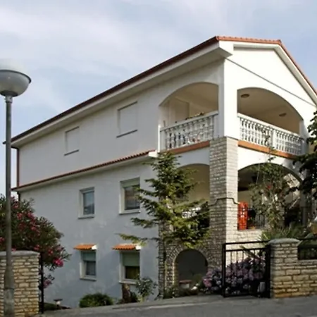 House 633-3 633-4 Daire *