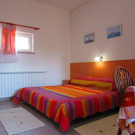 House 633-3 633-4 Daire