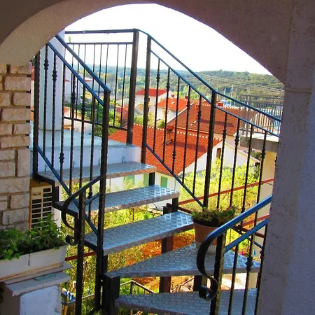House 633-3 633-4 Daire *