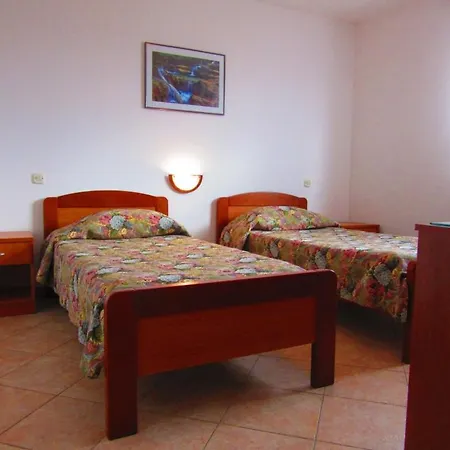 House 633-3 633-4 Пула