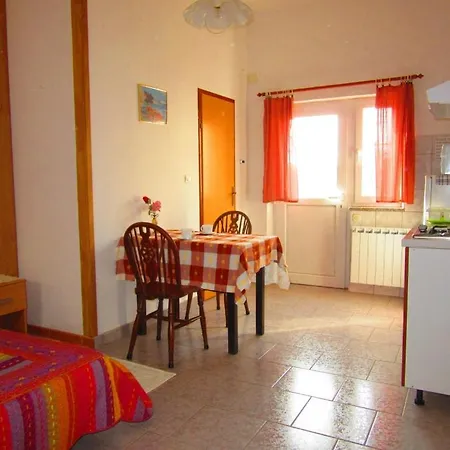 House 633-3 633-4 * Пула