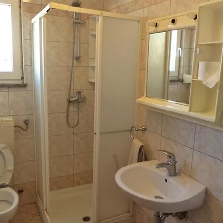House 633-3 633-4 Apartment *