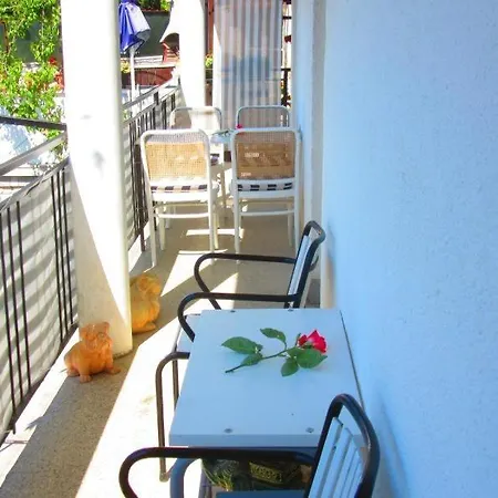 House 633-3 633-4 Пула