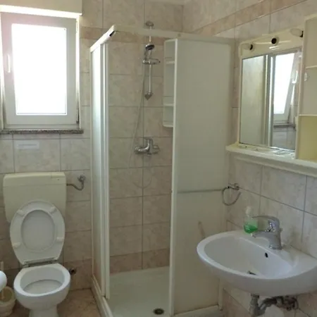 House 633-3 633-4 *
