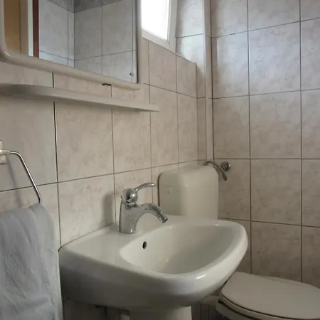 House 633-3 633-4 *