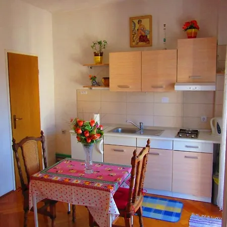 House 633-3 633-4 Pula